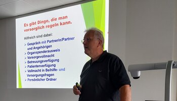 Ewald Gerk beim Vortrag zum Thema Vorsorgen | © © GdP-BW 2026 – alle Rechte vorbehalten (Fotograf: Martin Zerrinius)