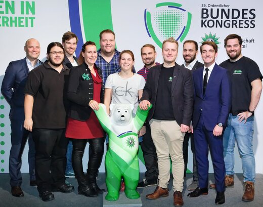 2018: Der Geschäftsführende Bundesjugendvorstand mit dem zuständigen Gewerkschaftssekretär Torsten Rohde (l.) und Bundesjugendleiter Patrice Thurow (3. v. l.). Es fehlt: zuständiges GBV-Mitglied Dietmar Schilff | © GdP/Hagen Immel