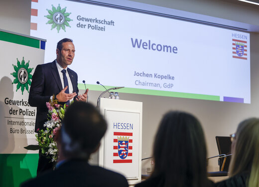 Jochen Kopelke bei der GdP-Fachveranstaltung im April 2023 in Brüssel zum Thema "Was Europa im Kampf gegen den sexuellen Missbrauch von Kindern tun muss" | © GdP