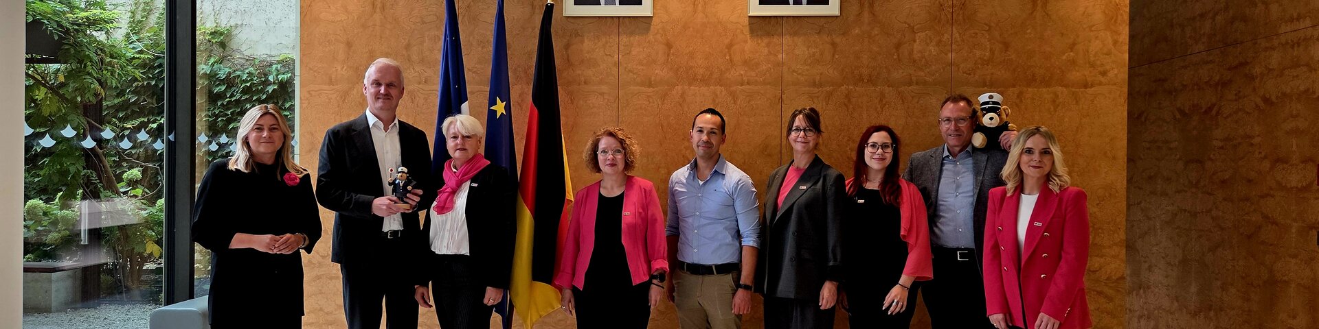 Frauengruppe der Gewerkschaft der Polizei Sachsen besucht Deutsche Botschaft in Paris | © Foto: GdP Sachsen